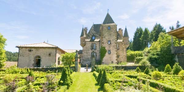 Château de Varillettes à Saint-Georges (Cantal)